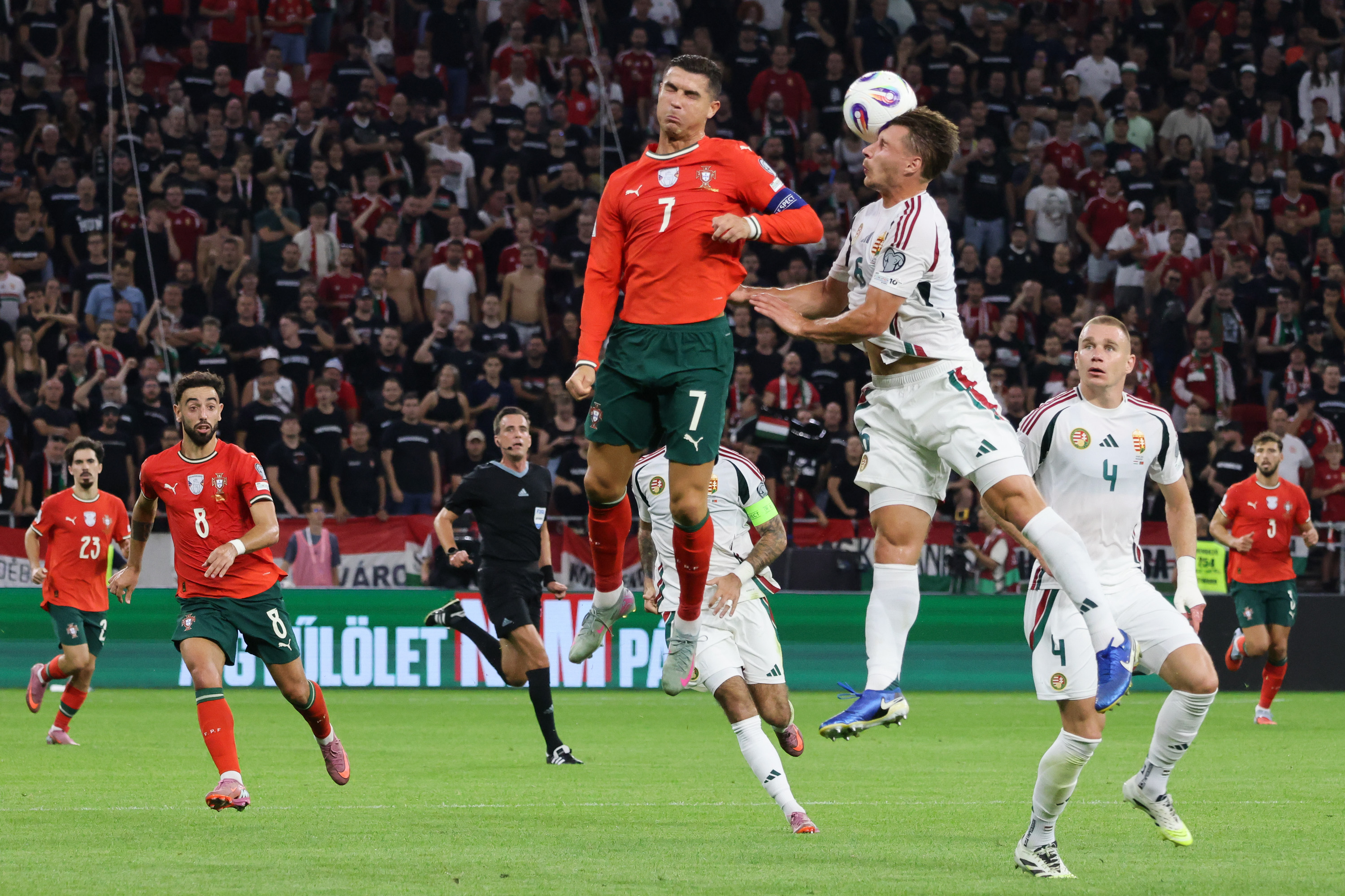 壹号娱乐APP-葡萄牙队在本轮比赛中飘红，无人能挡